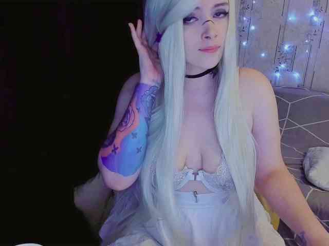Model: MikkyLovense