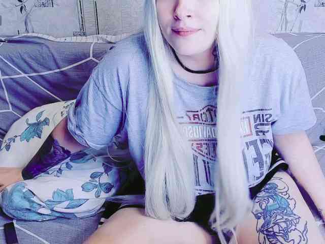 Model: MikkyLovense