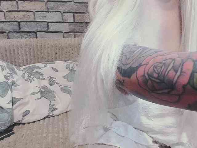 Mikky_lovense webcam