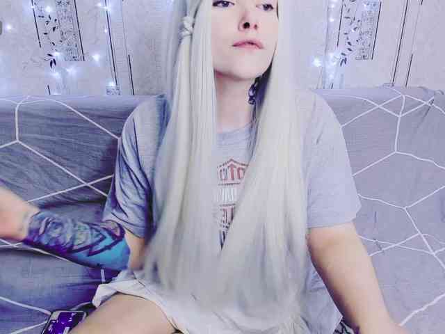 MikkyLovense webcam