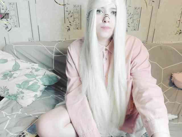 MikkyLovense webcam