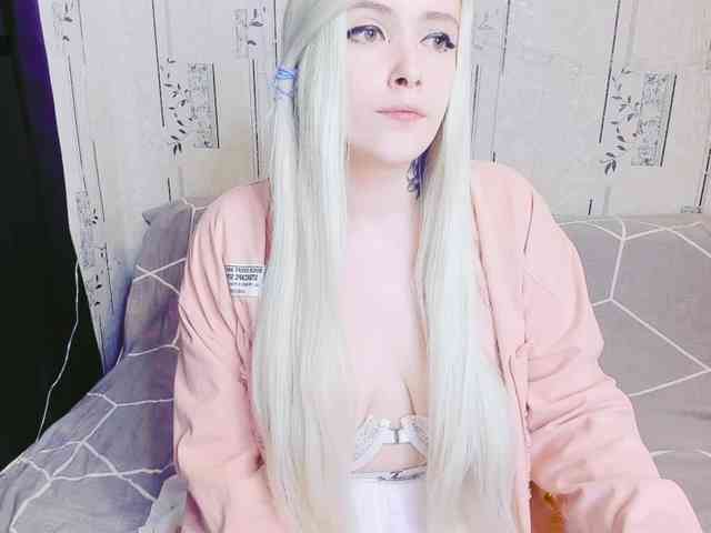 MikkyLovense webcam