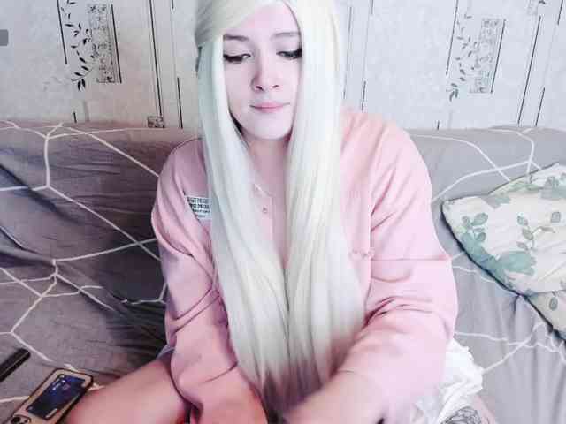 Model: MikkyLovense