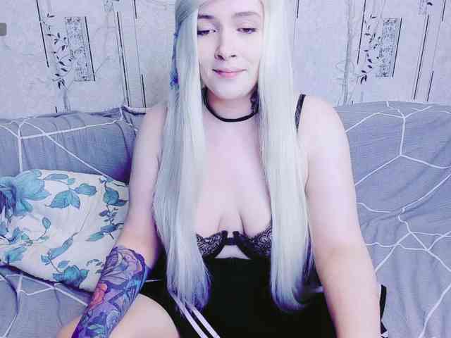 Model: MikkyLovense