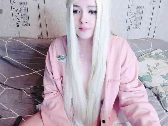 MikkyLovense webcam