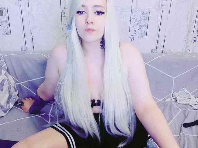 Model: MikkyLovense