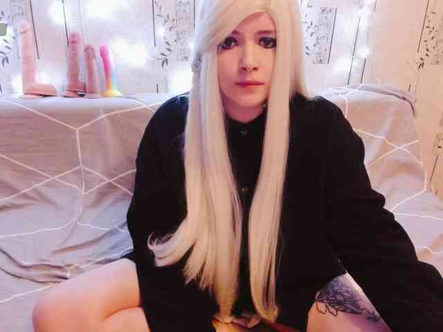 MikkyLovense webcam