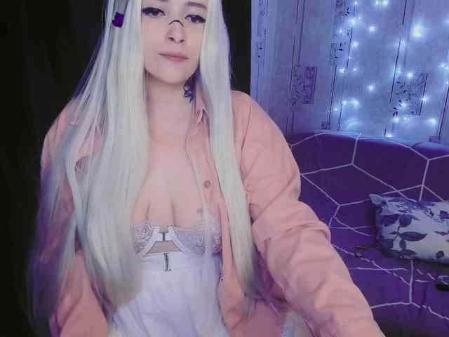 Model: MikkyLovense