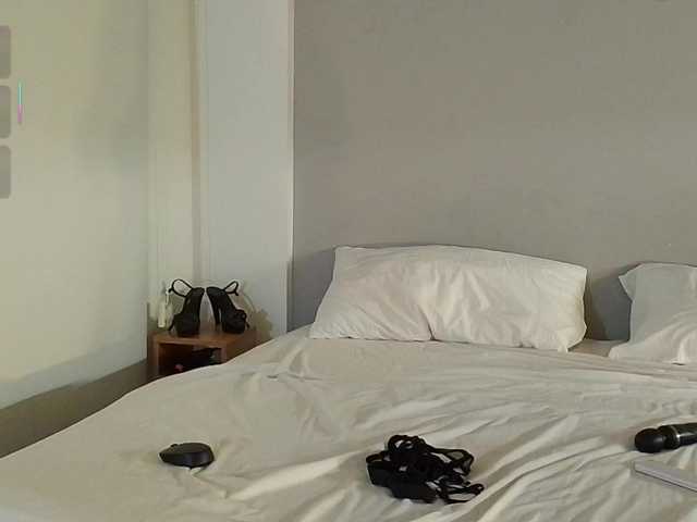Bella-J live cam on BongaCams