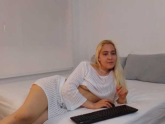 Bella-J live cam on BongaCams