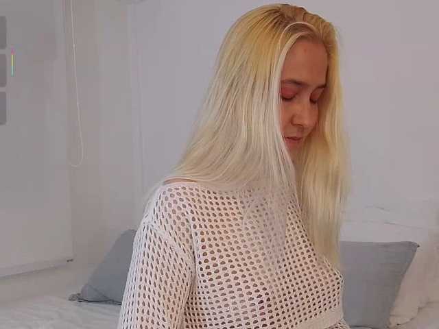 Bella-J live cam on BongaCams