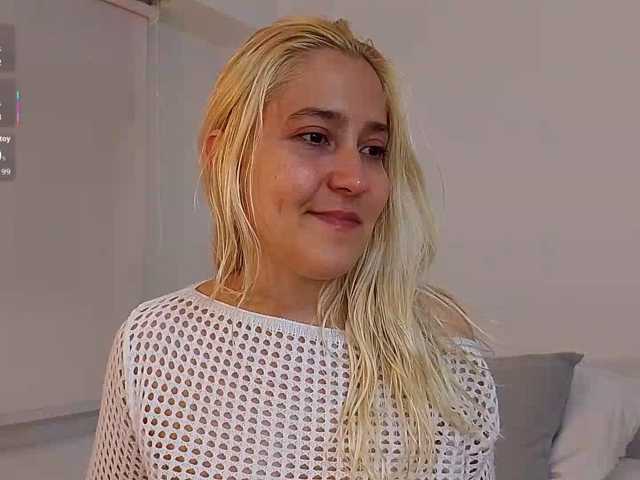 Bella-J live cam on BongaCams