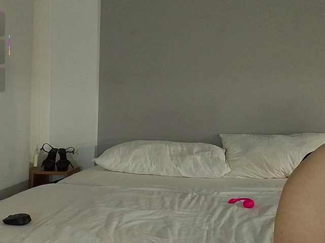 Bella-J live cam on BongaCams