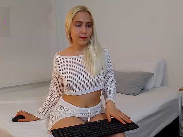 Bella-J live cam on BongaCams