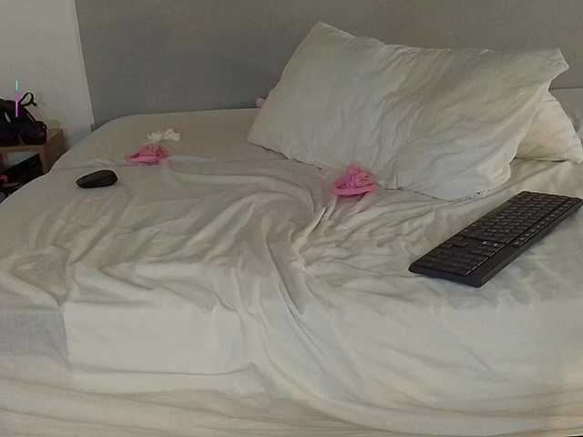 Bella-J live cam on BongaCams