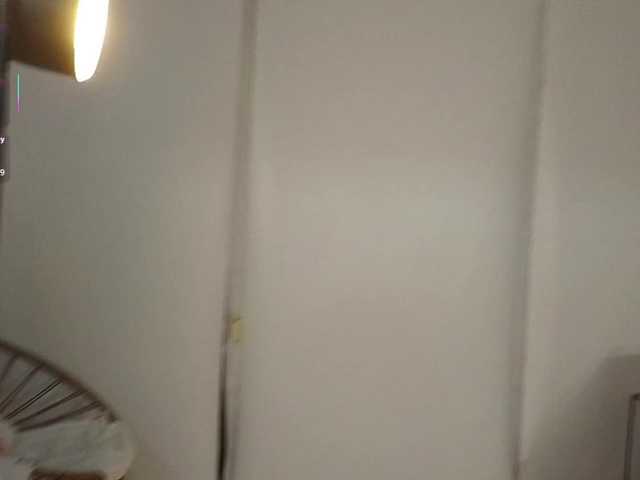 Bella-J live webcam show