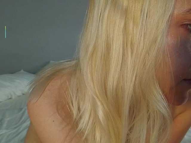 Bella-J live cam on BongaCams