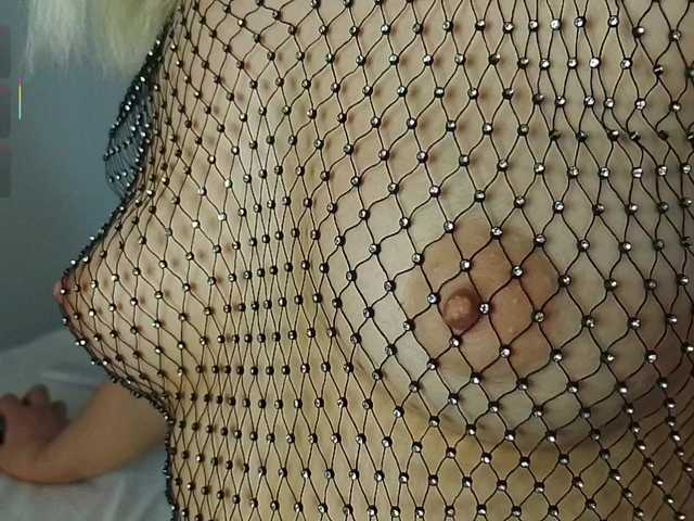 Bella-J's BongaCams show and profile