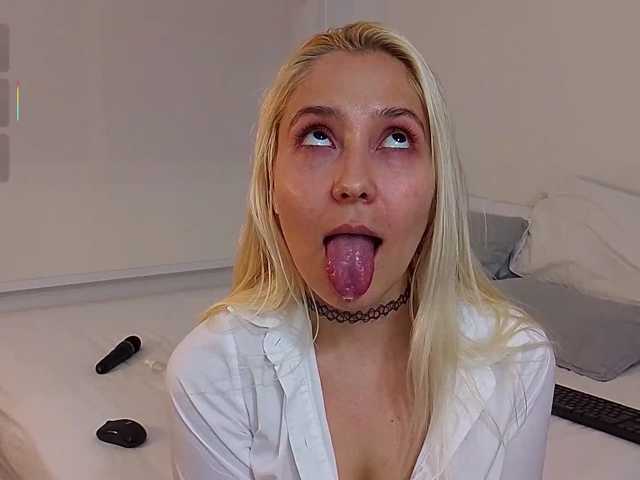 Bella-J live cam on BongaCams