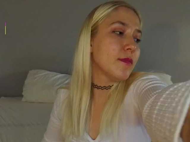 Bella-J live cam on BongaCams