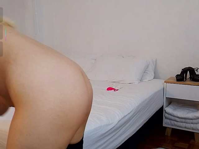 Bella-J live cam on BongaCams