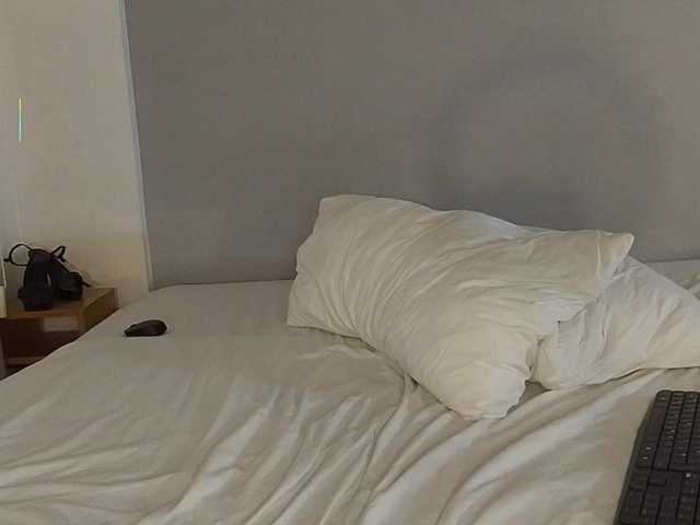 Bella-J live cam