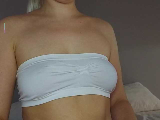 Bella-J live cam on BongaCams