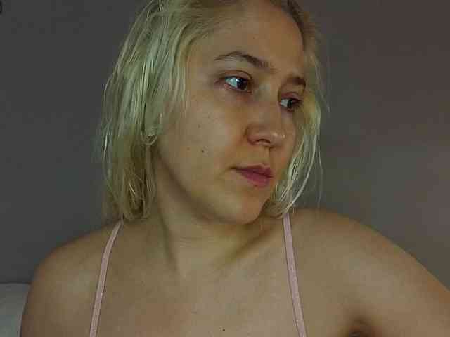 Bella_Byers webcam
