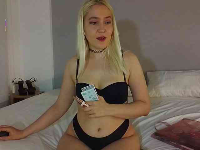 Bella_Byers webcam