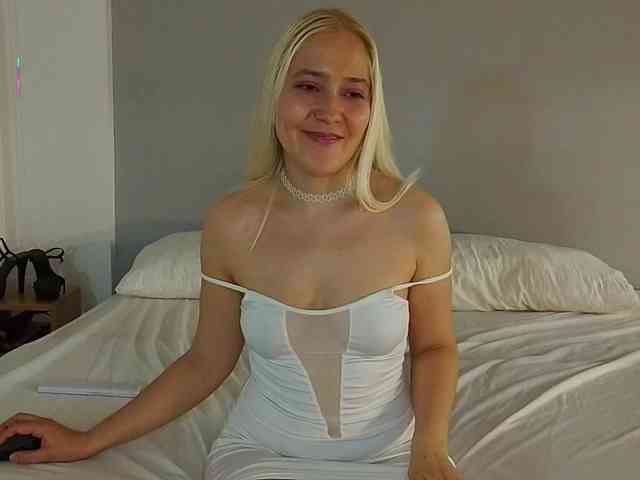 Bella_Byers webcam