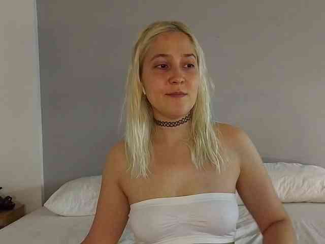 Bella_Byers webcam
