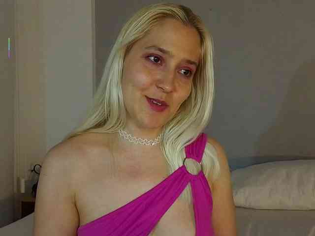 Bella_Byers webcam