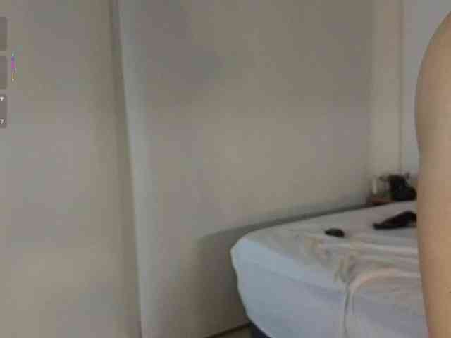 Bella_Byers webcam