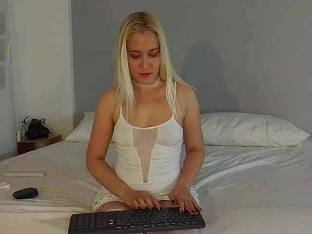 Bella_Byers webcam