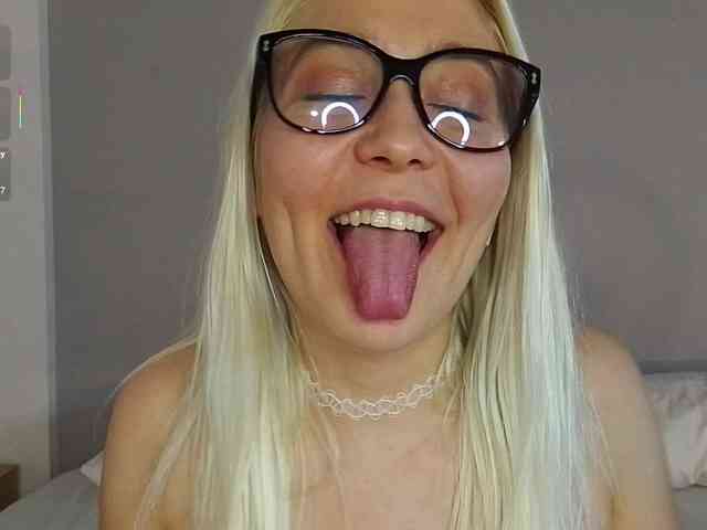 Bella_Byers webcam