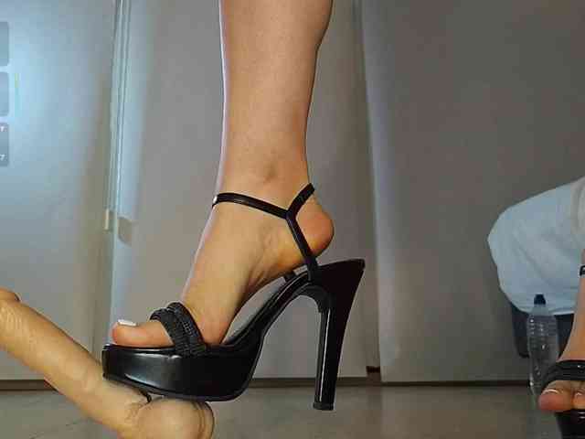 Bella_Byers webcam