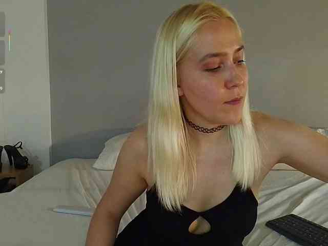 Bella_Byers webcam