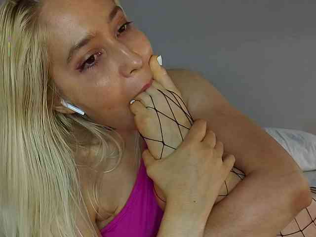 Bella_Byers webcam