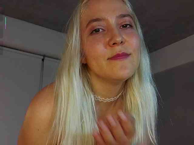 Bella_Byers webcam