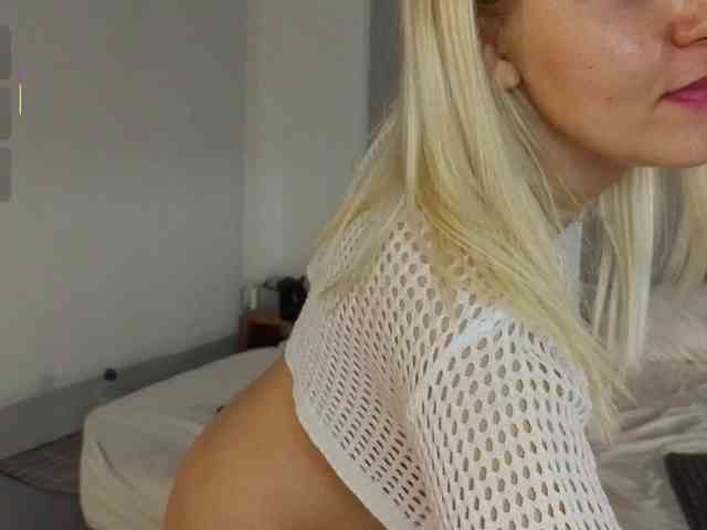 Bella_Byers webcam