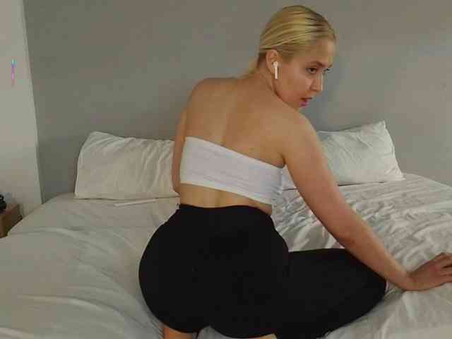 Bella_Byers webcam