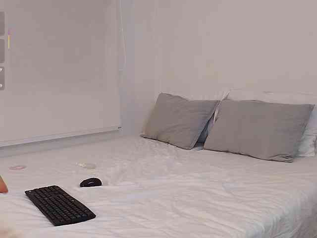 Bella_Byers webcam