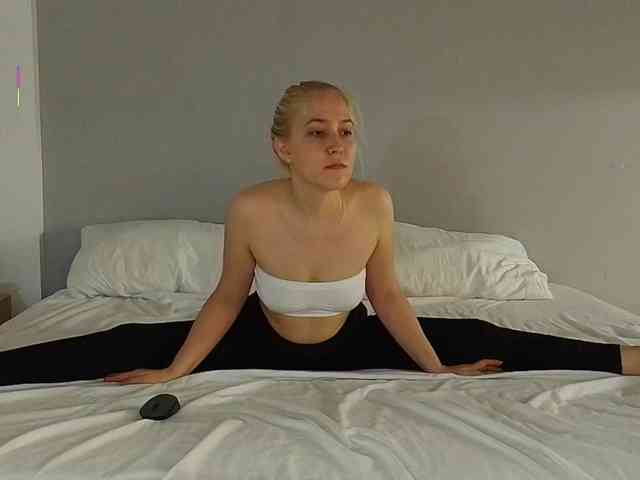 Bella_Byers webcam