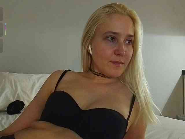 Bella-J Sex Cam Show