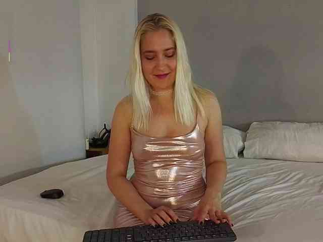 Bella_Byers webcam