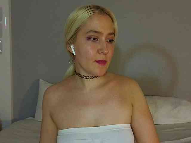 Bella_Byers webcam