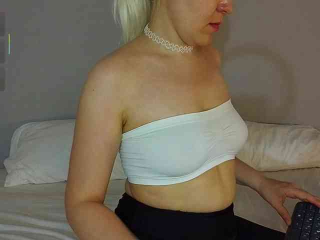 Bella_Byers webcam