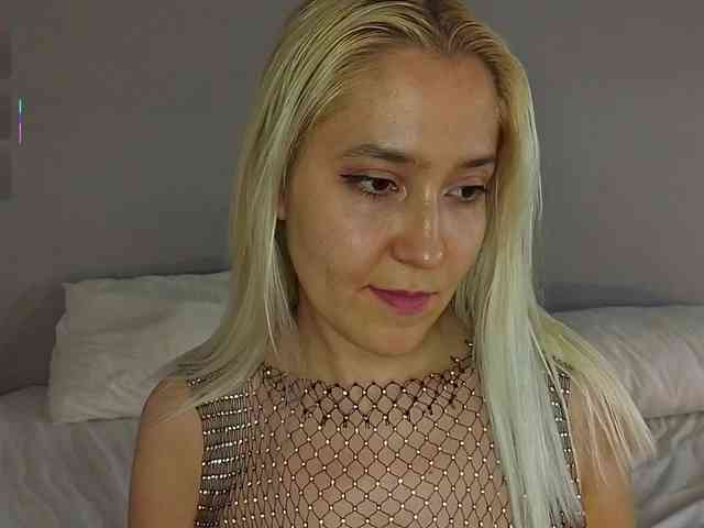 Bella_Byers webcam