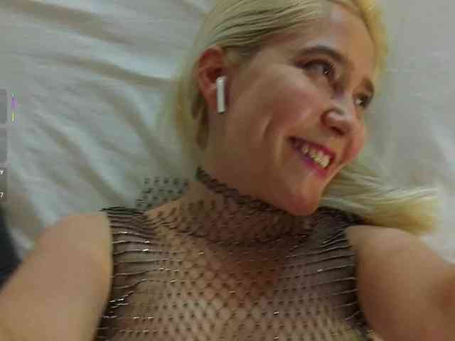 Bella_Byers webcam