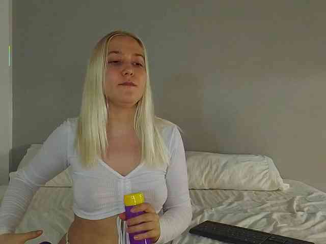 Bella_Byers webcam